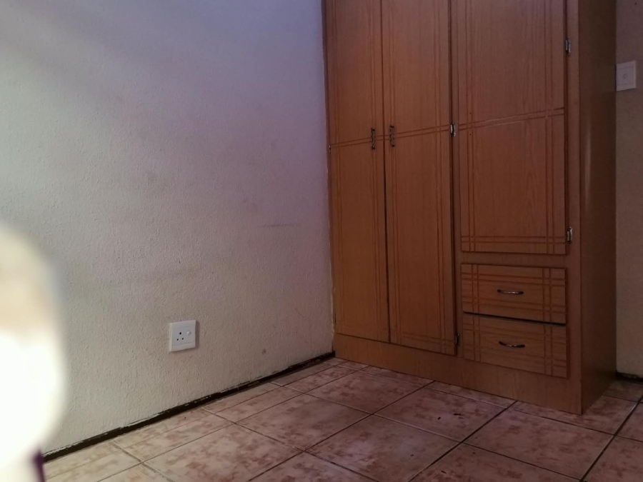 To Let 5 Bedroom Property for Rent in Tlhabane North West
